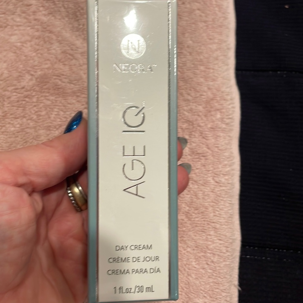Neora Age IQ Day Cream, 1 fl. oz., New in sealed box.  Fights wrinkles & lines